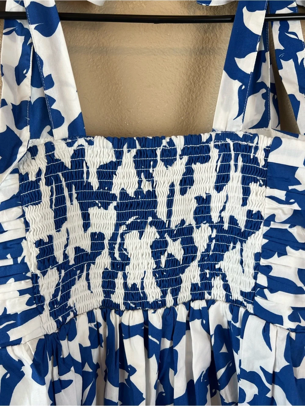 Abercrombie & Fitch blue white
